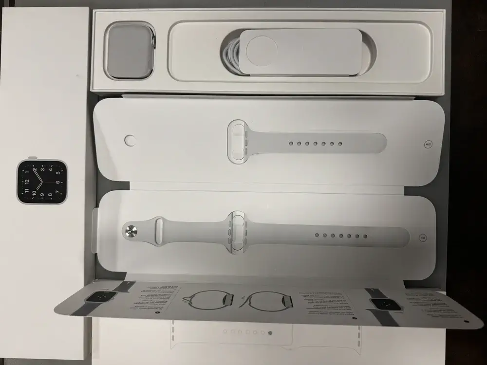 Apple Watch SE 44mm Silver, rozbaleno, stav A++