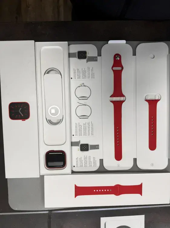 Apple Watch 6 44mm Red, rozbaleno, stav A++