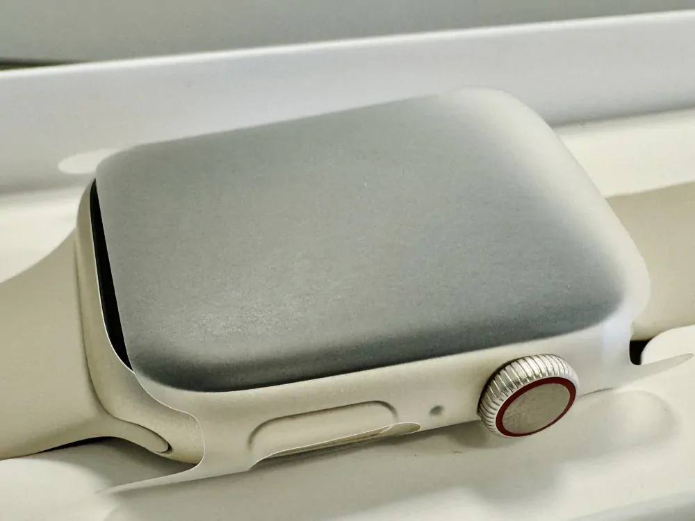 Apple Watch Series 7 Cellular, 45mm, Starlight Aluminium Case, Starlight Sport Band (zánovní)